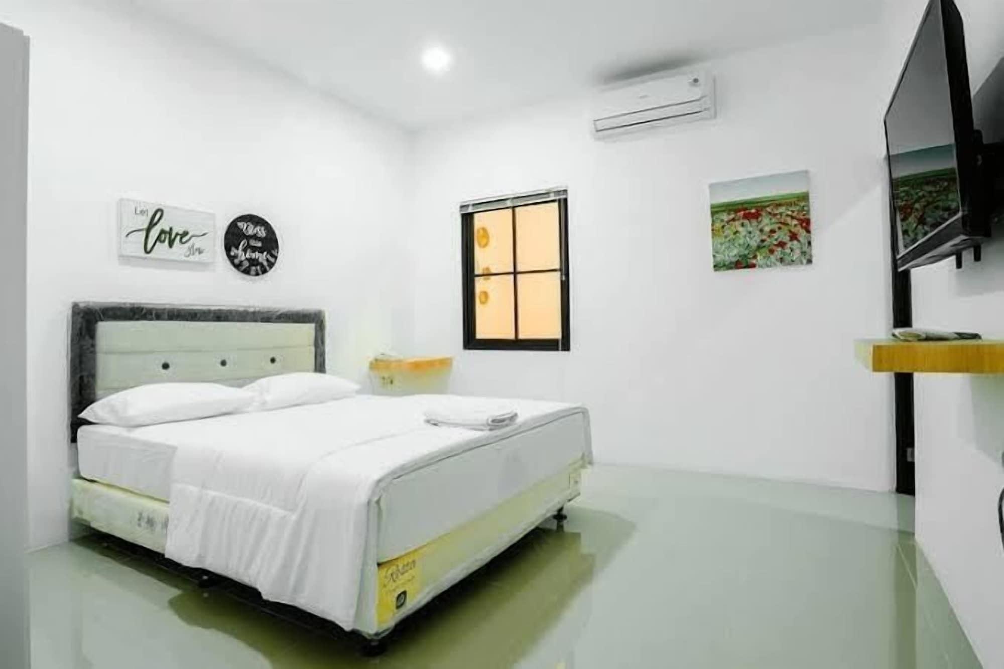 Kemang Eleven Hotel Jakarta Exterior foto